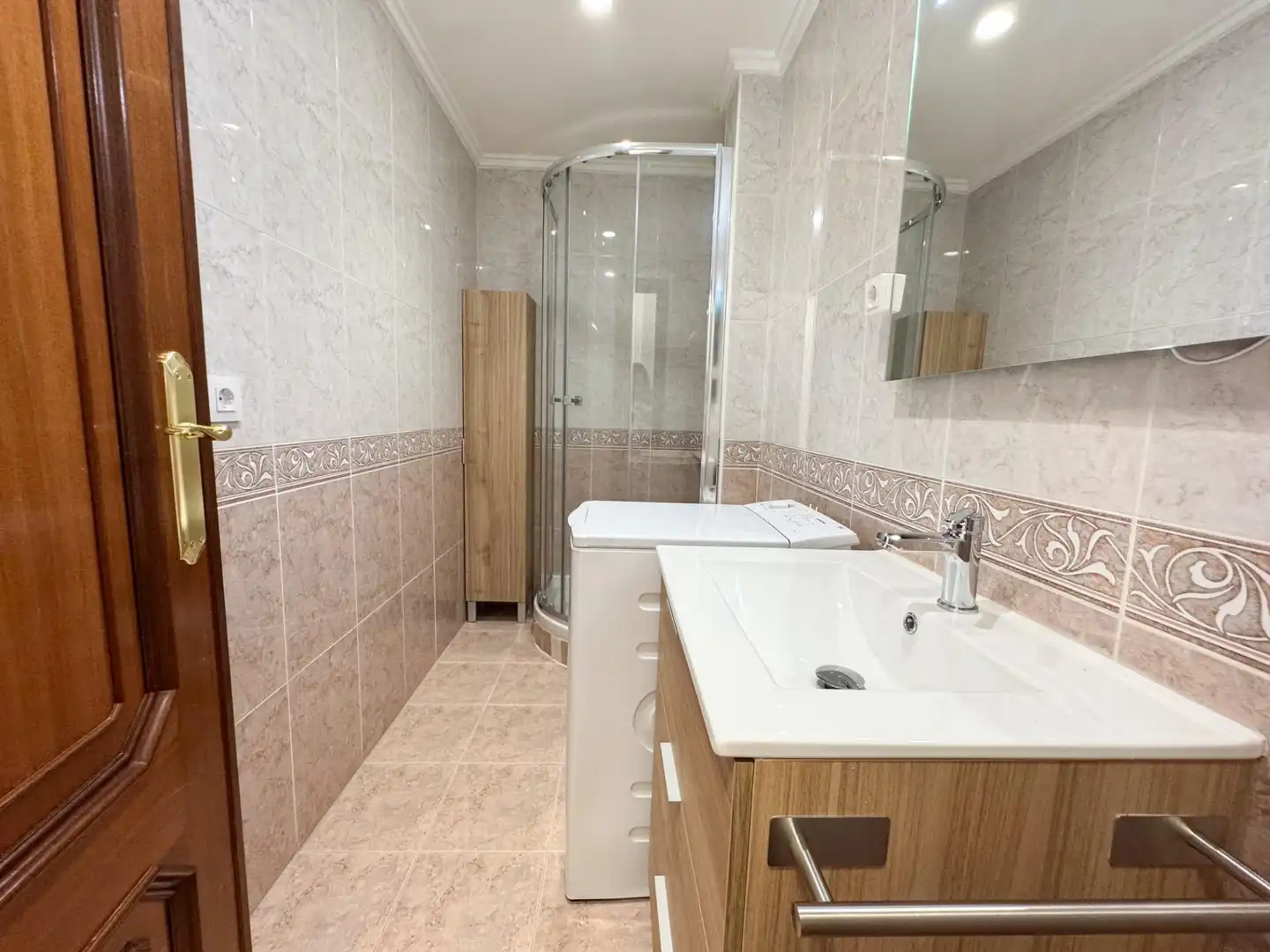 Baño de Piso de alquiler en Catarroja con Aire acondicionado y Trastero