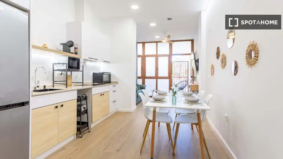 Kitchen of Flat for rent in Valencia  with Air Conditioner, Heating and Furnished