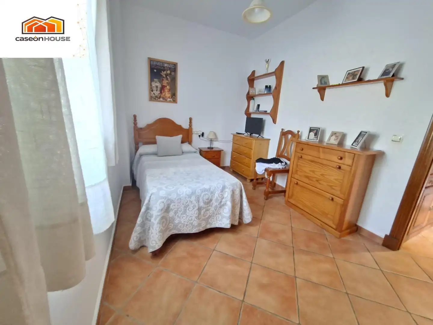 Dormitori de Casa o xalet en venda en Chiclana de la Frontera amb Jardí privat