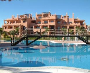 Außenansicht von Erdgeschoss miete in Estepona mit Klimaanlage, Terrasse und Abstellraum