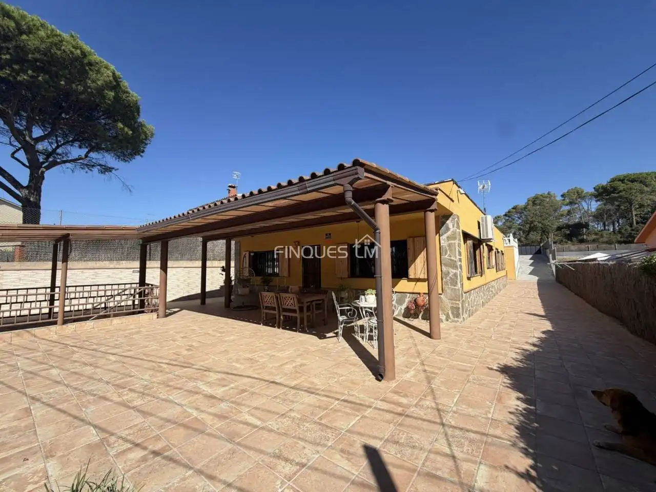 Casa con piscina en venta en Calle Verge de Montserrat 4