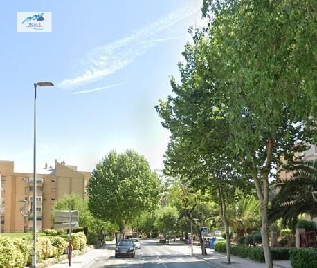 Vista exterior de Pis en venda en  Jaén Capital amb Balcó