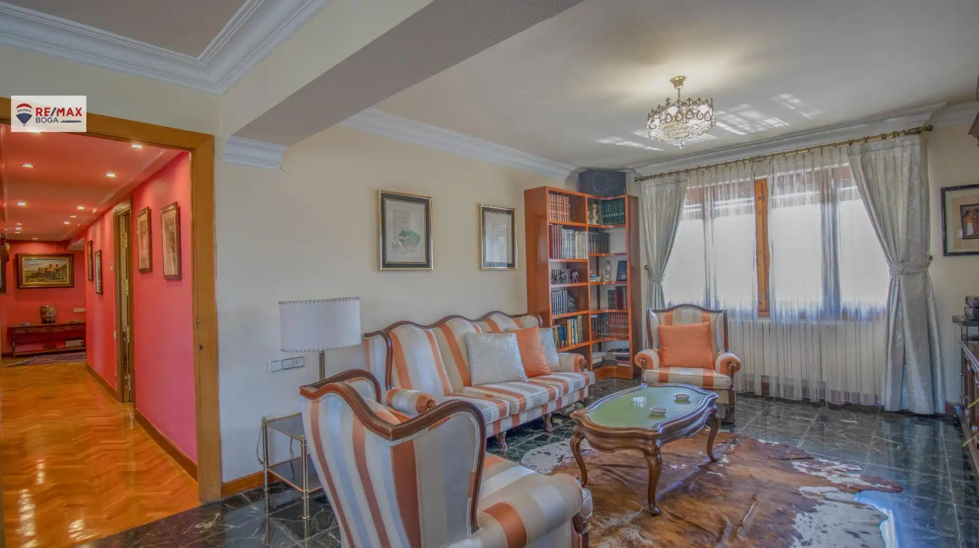 Sala d'estar de Casa o xalet en venda en Oyón-Oion amb Aire condicionat, Jardí privat i Parquet
