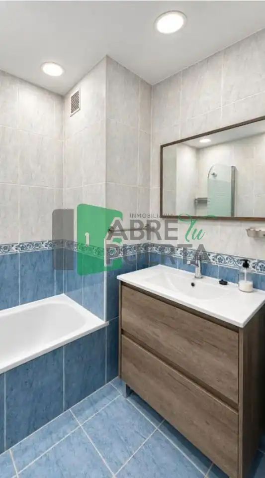 Badezimmer von Dachboden zum Verkauf in O Carballiño   mit Heizung und Parkett