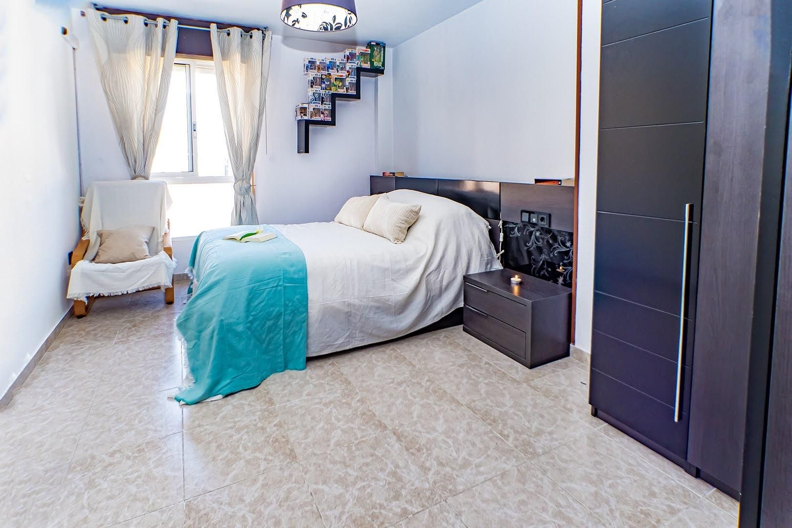 Dormitori de Pis en venda en  Almería Capital amb Aire condicionat, Calefacció i Terrassa