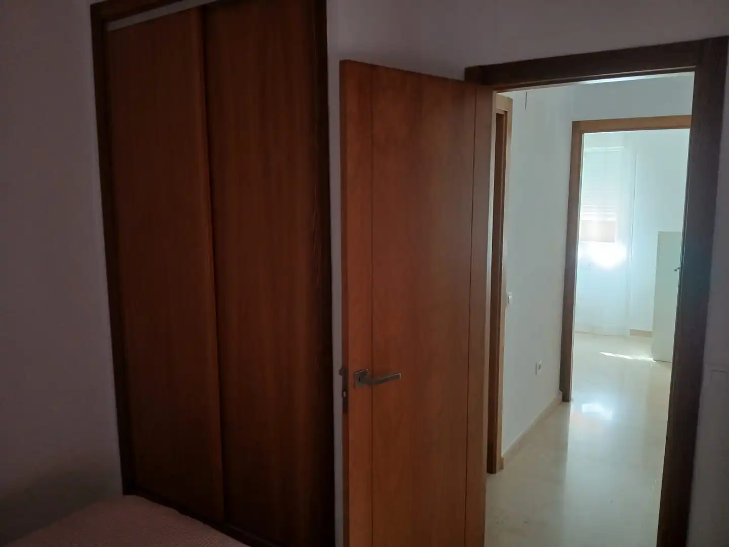 Casa adosada de lloguer en La Línea de la Concepción amb Terrassa, Moblat i TV