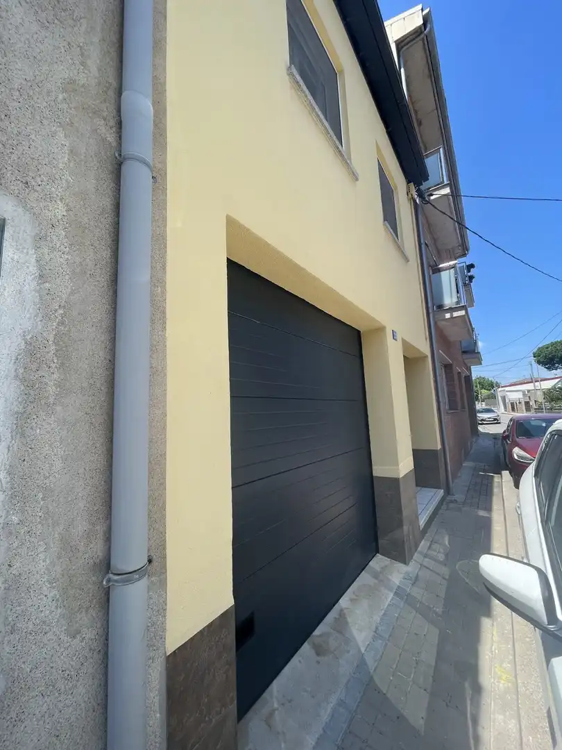 Parking de Casa adosada en venta en Porqueres con Aire acondicionado, Terraza y Balcón