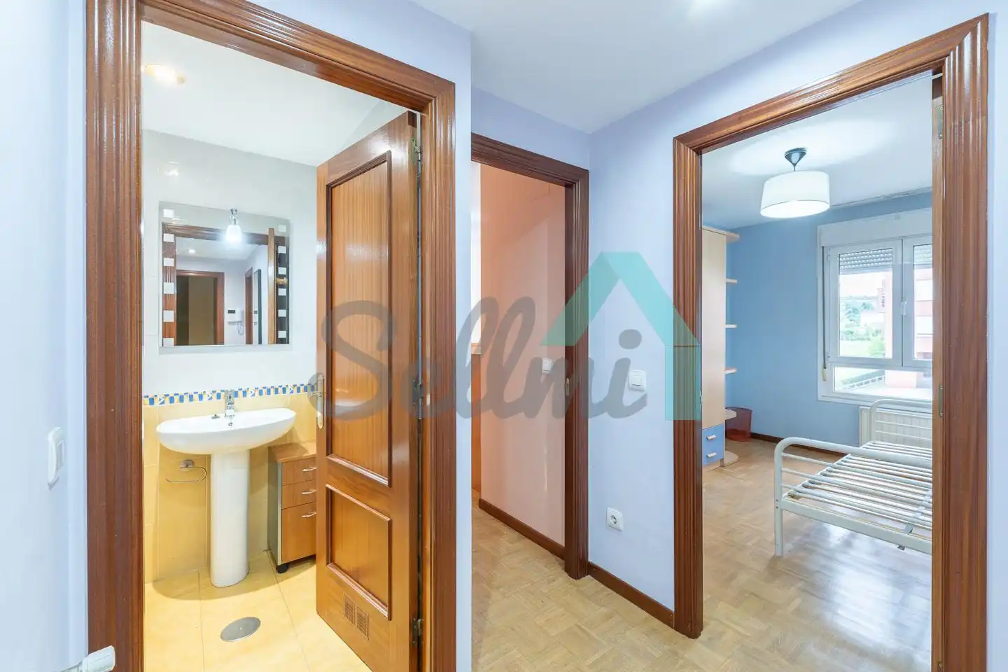 Flat for rent in Oviedo   with Heating, Parquet flooring and Furnished