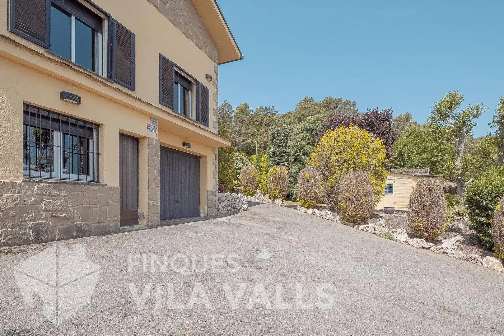 Vista exterior de Casa o xalet en venda en Sant Quirze Safaja amb Aire condicionat
