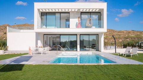 Six Seconds Properties te ofrece unanbspvilla mediterránea de obra nueva, totalmentenbspindependiente en la exclusiva urbanización