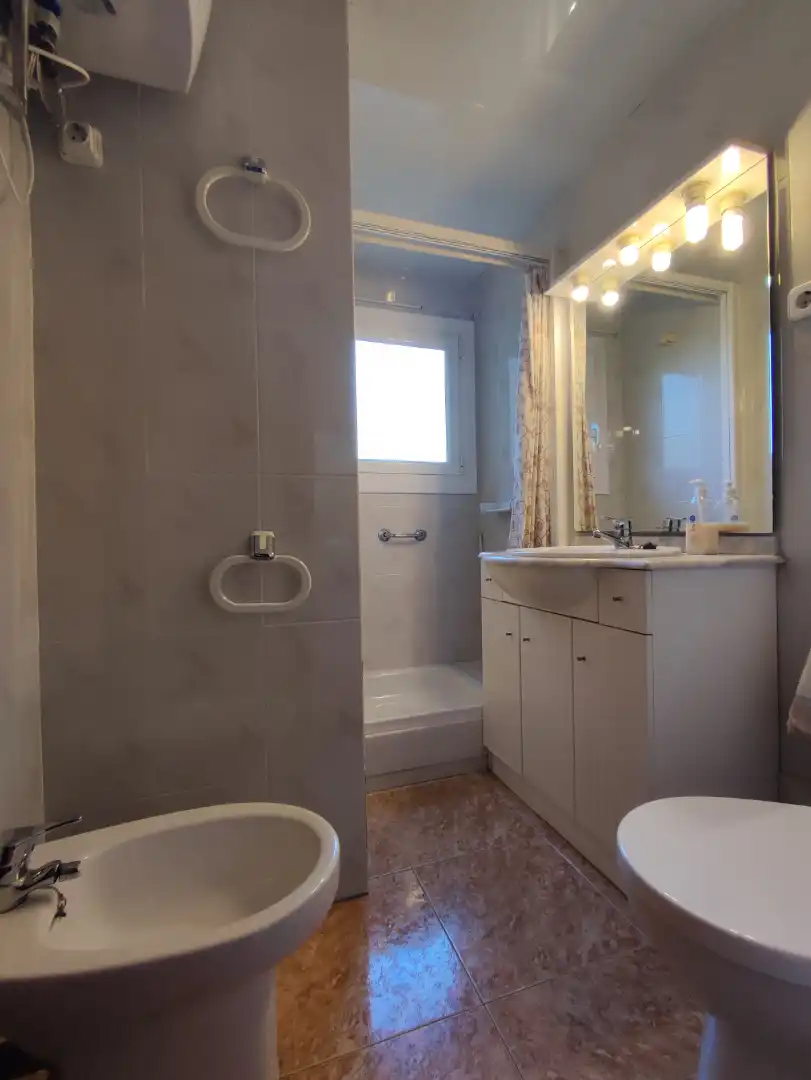 Baño de Piso en venta en Gelida con Aire acondicionado, Calefacción y Terraza