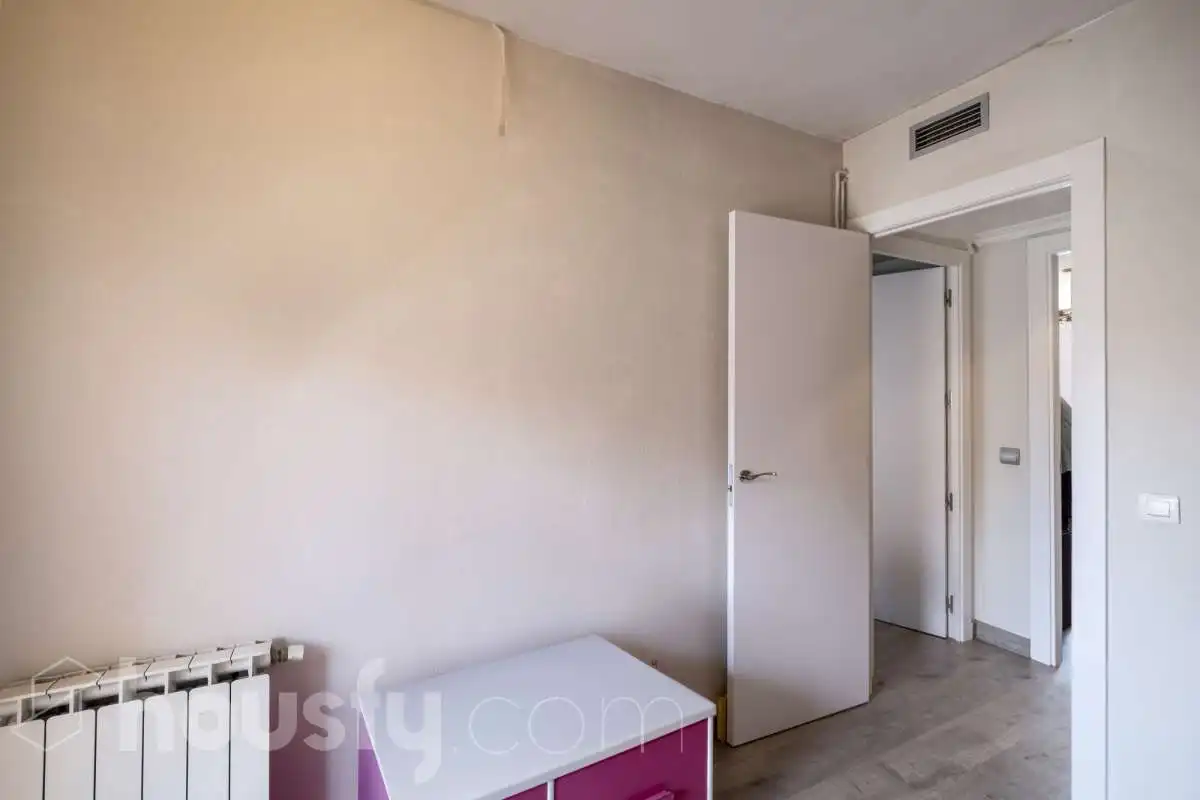 Habitación de Piso en venta en Santa Perpètua de Mogoda con Balcón