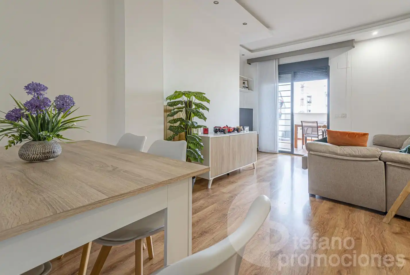 Living room of Ground floor for sale in Málaga  with Air Conditioner, Private garden and Parquet flooring