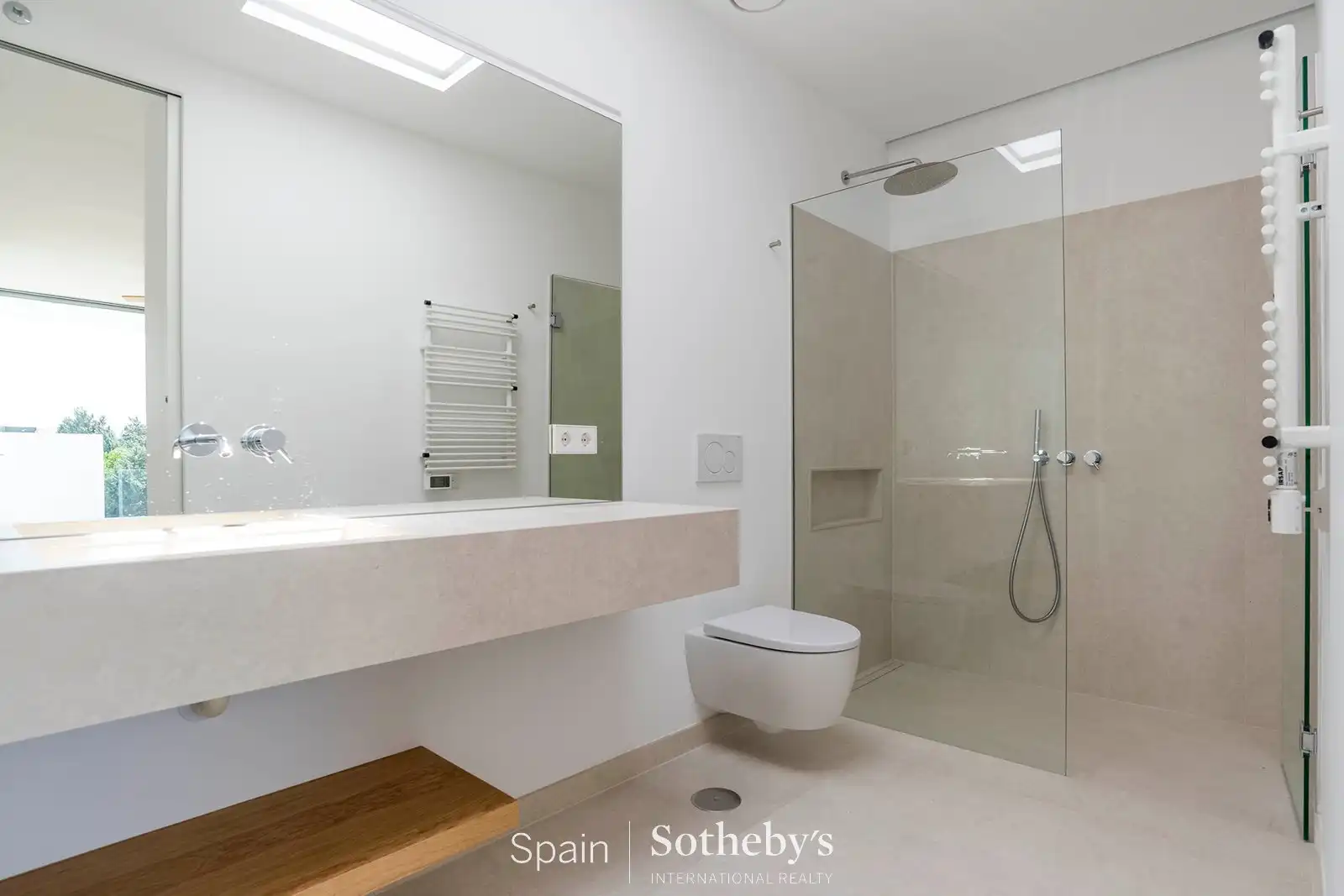 Bathroom of Houses for rent in Madrid  with Air Conditioner, Heating and Private garden