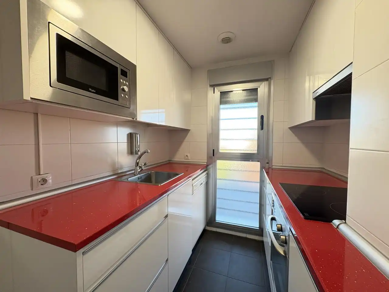 Cocina de Dúplex de alquiler en Pozuelo de Alarcón con Calefacción y Trastero