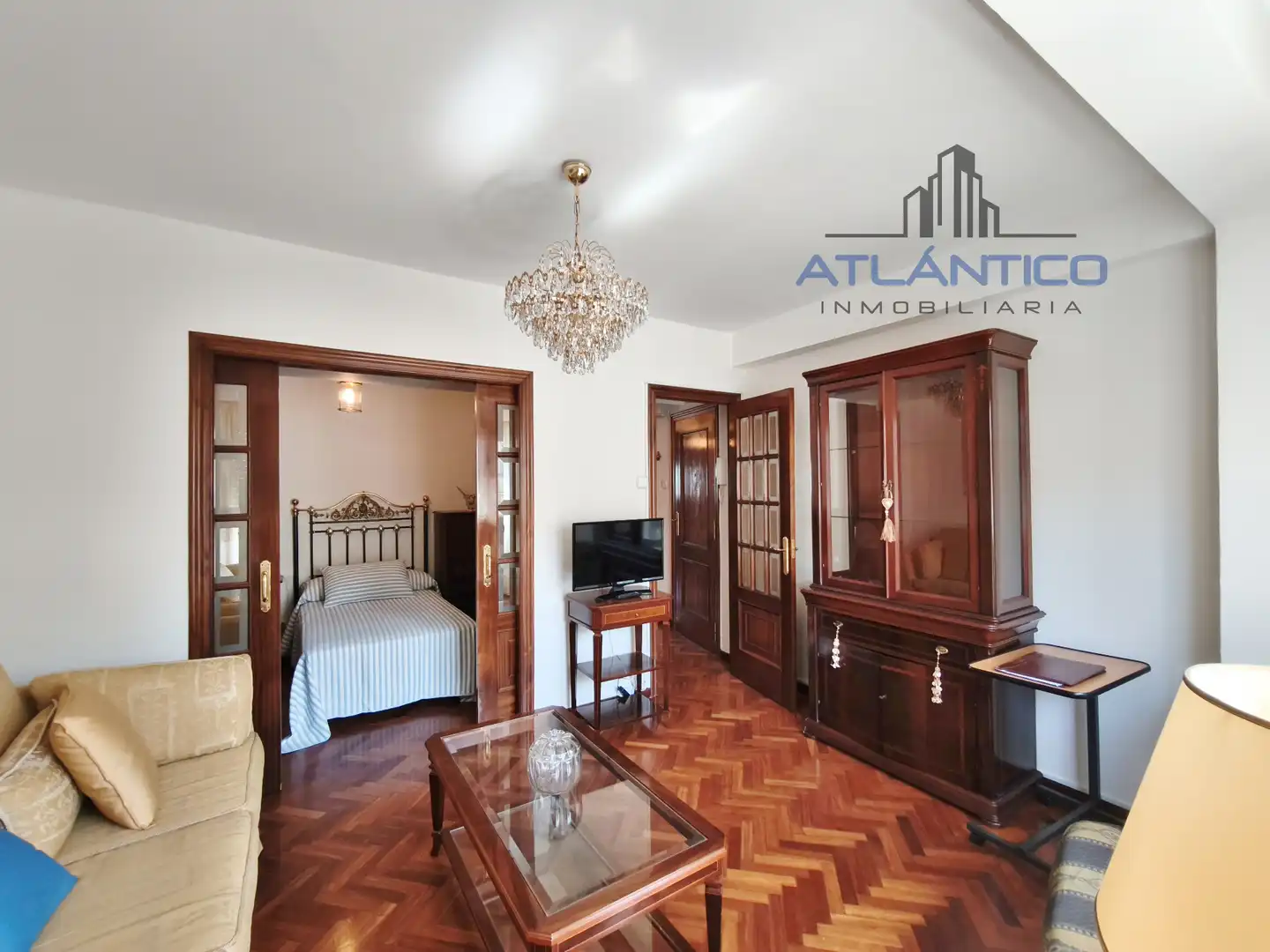 Living room of Flat for rent in A Coruña Capital   with Heating, Parquet flooring and Furnished