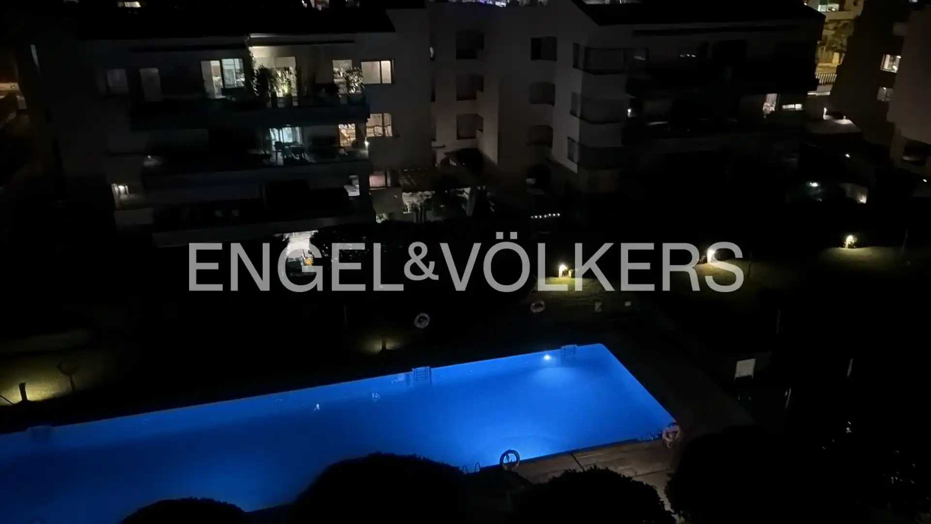 Swimming pool of Flat for rent in Majadahonda  with Air Conditioner, Heating and Private garden