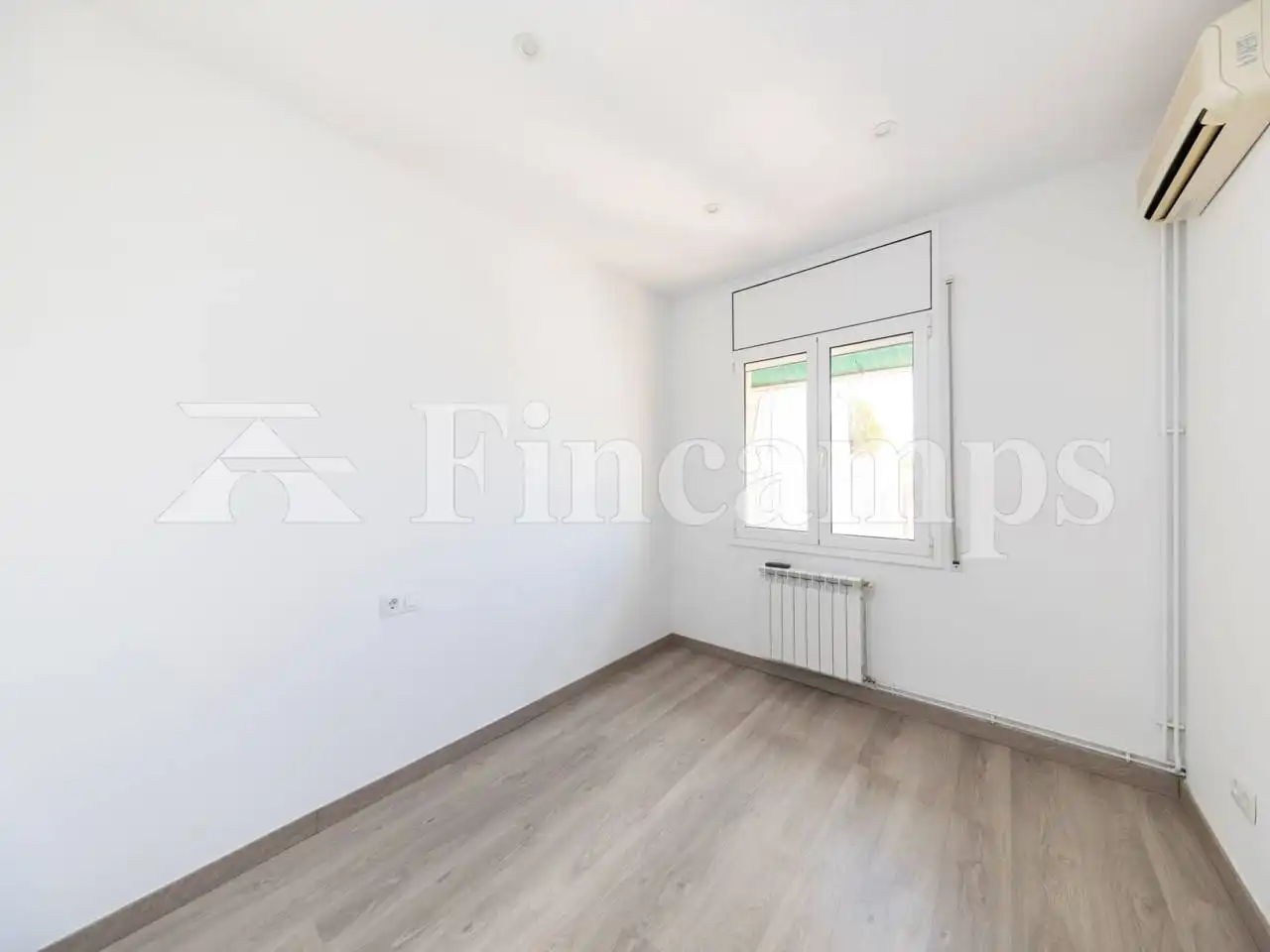 Dormitori de Àtic en venda en Sabadell amb Aire condicionat, Calefacció i Parquet