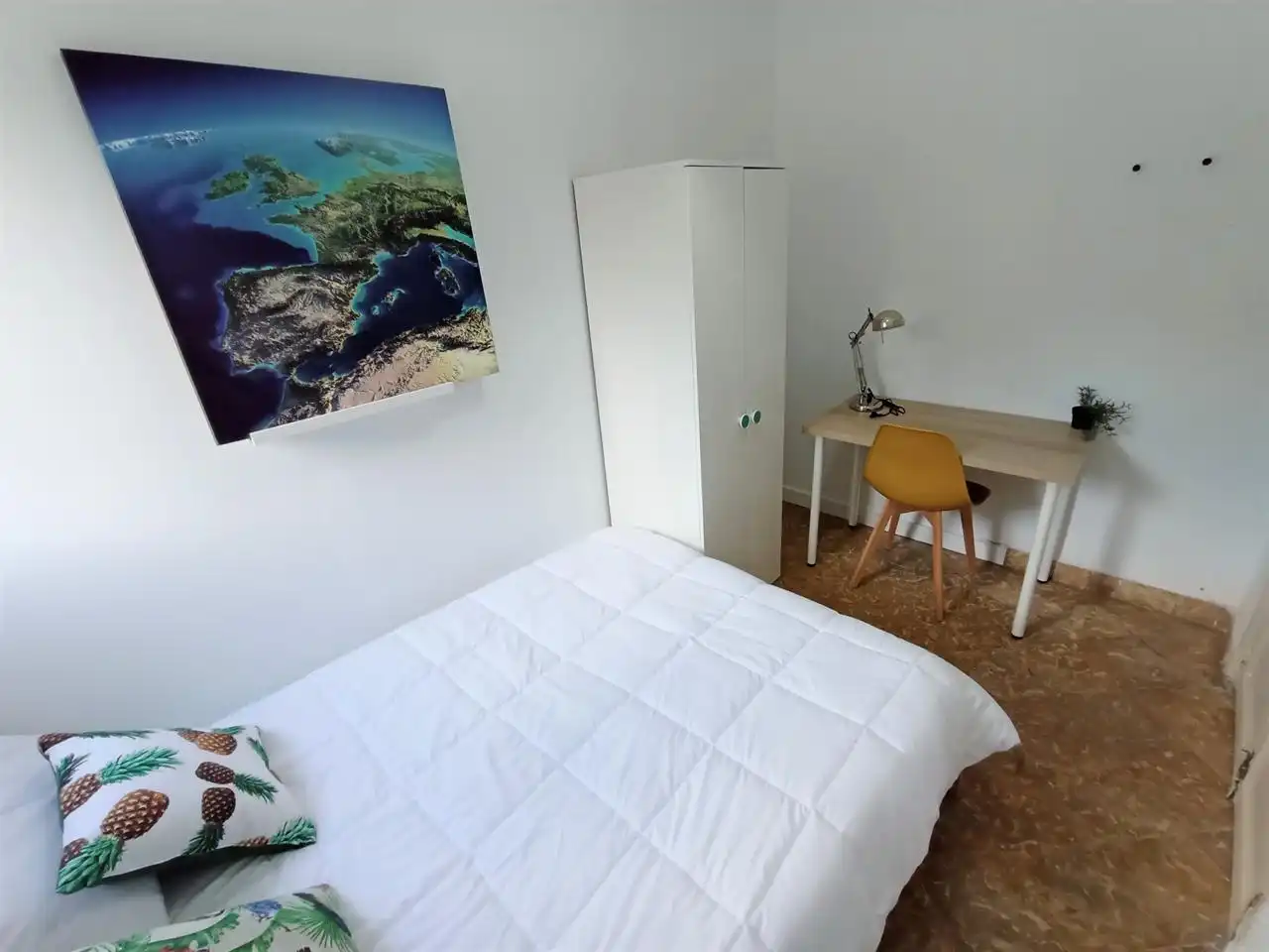 Bedroom of Ground floor for share in Granada  with Heating, Terrace and Storage room
