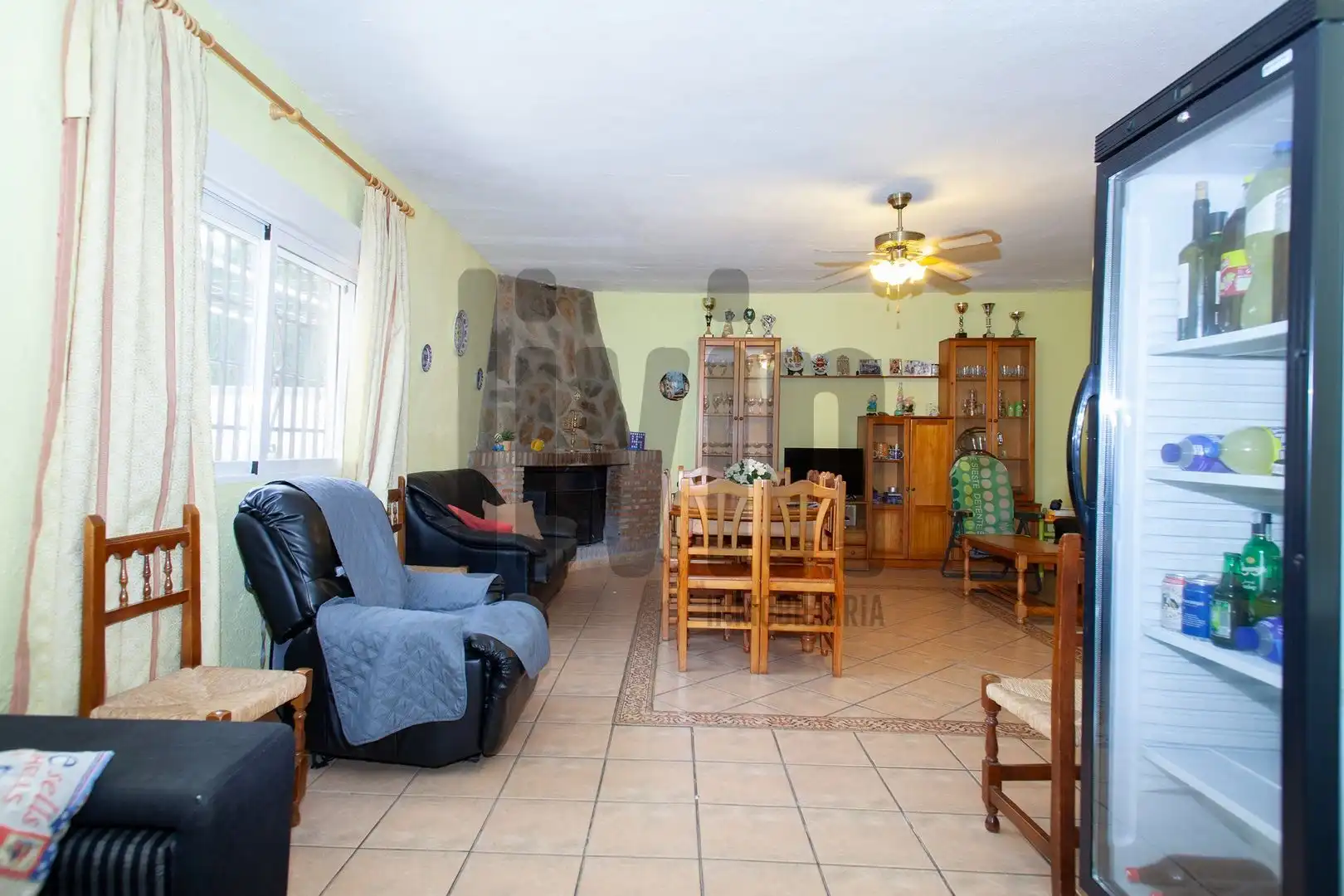 Sala d'estar de Casa o xalet en venda en Jaén amb Aire condicionat, Calefacció i Jardí privat