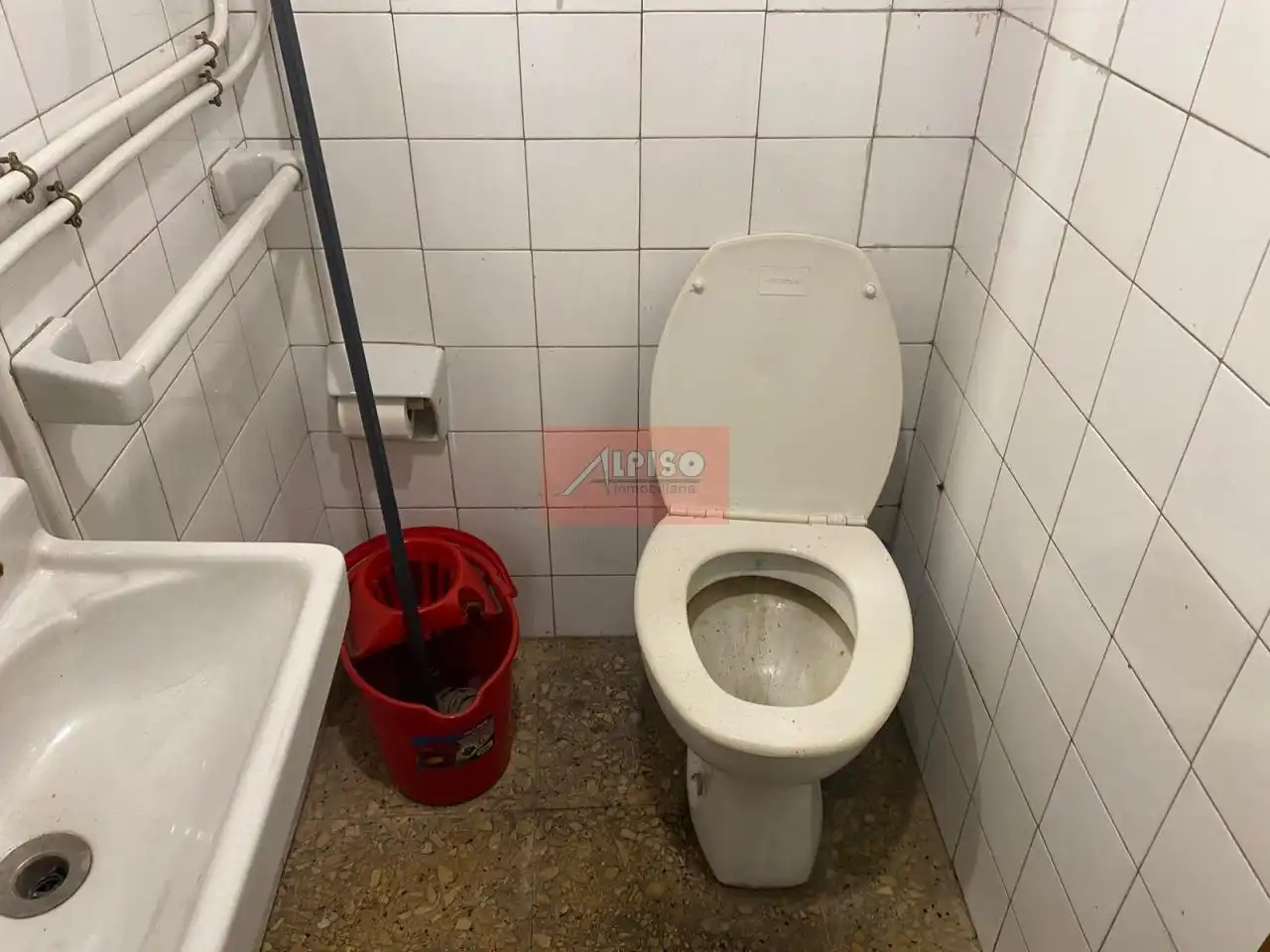 Bany de Local de lloguer en Ourense Capital 