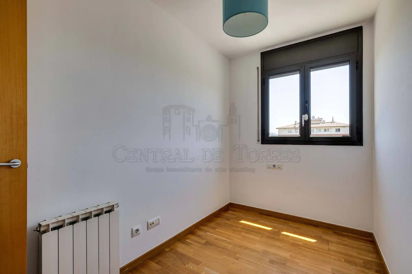 Bedroom of Flat for sale in Sant Cugat del Vallès  with Air Conditioner, Heating and Parquet flooring