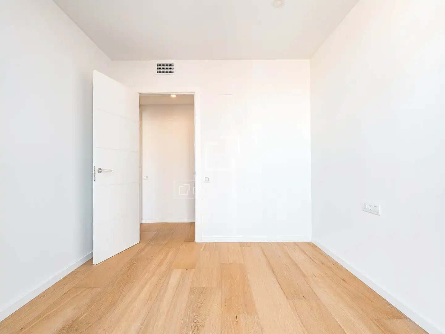 Schlafzimmer von Dachboden zum Verkauf in Barcelona mit Klimaanlage, Heizung und Schwimmbad