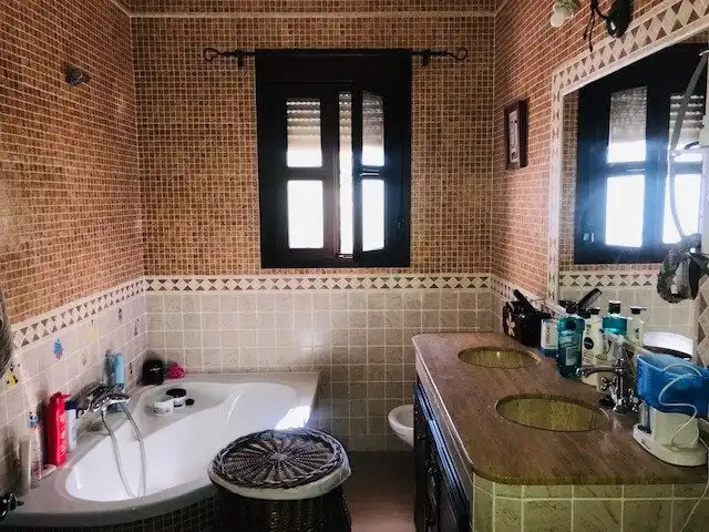 Bany de Casa o xalet de lloguer en Chiclana de la Frontera amb Calefacció, Jardí privat i Terrassa