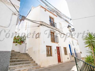 Casa amb jardí en venda a Cómpeta