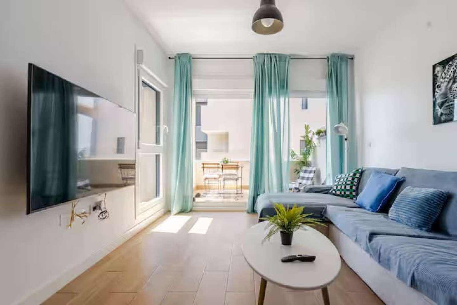 Sala d'estar de Apartament per a compartir en  Almería Capital amb Terrassa