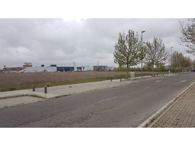 Terreno industrial en Alquiler en Las Dehesillas - Vereda de los Estudiantes