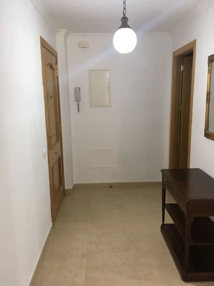 Wohnung zur Miete in Cedillo del Condado mit Heizung und Möbliert