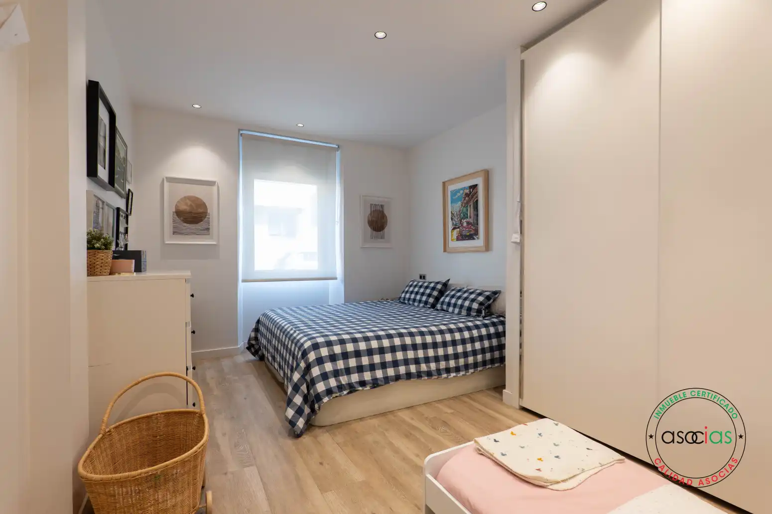 Habitación de Piso en venta en Gijón  con Calefacción, Terraza y Trastero
