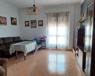 Sala d'estar de Casa adosada en venda en Moguer amb Terrassa i Balcó