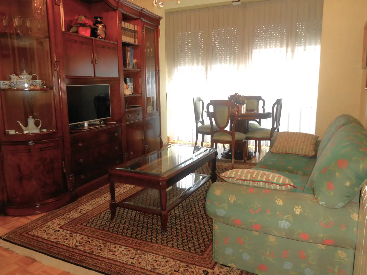 Sala de estar de Piso en venta en Bilbao  con Calefacción, Parquet y Amueblado