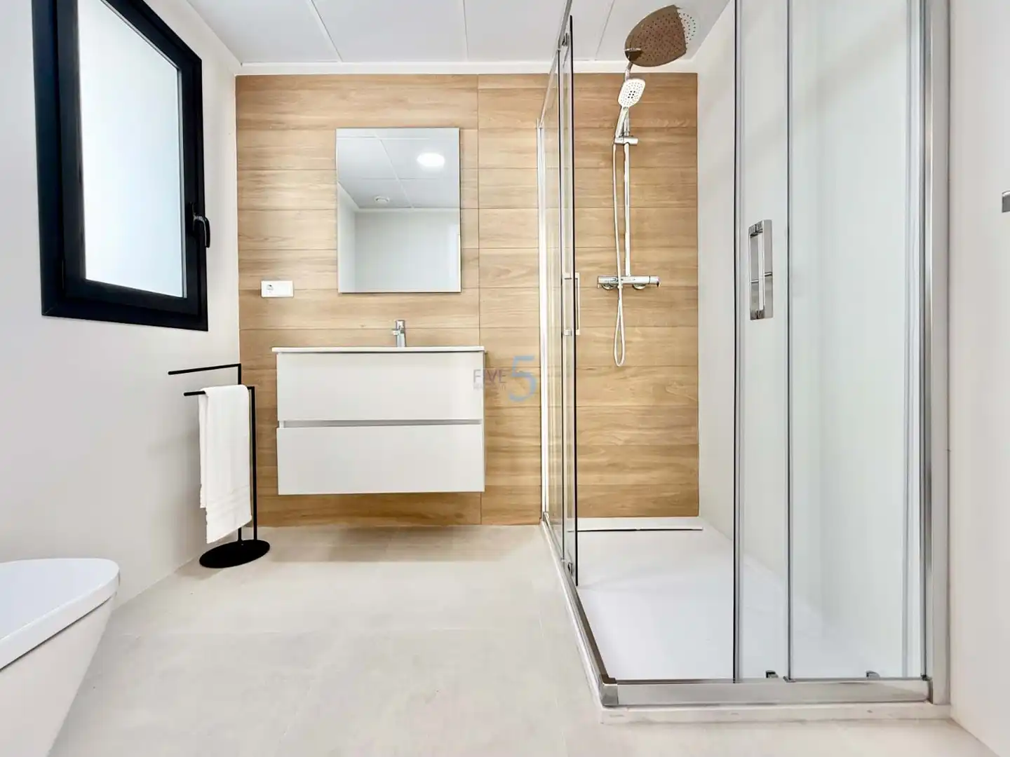 Bathroom of Flat for sale in Cox  with Swimming Pool