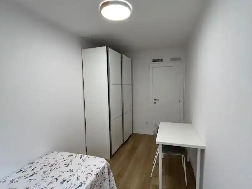 Schlafzimmer von Wohnung zur Miete in Centro
