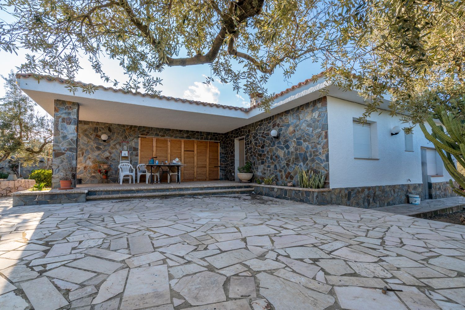 Vista exterior de Casa o xalet en venda en Tortosa amb Calefacció, Jardí privat i Terrassa