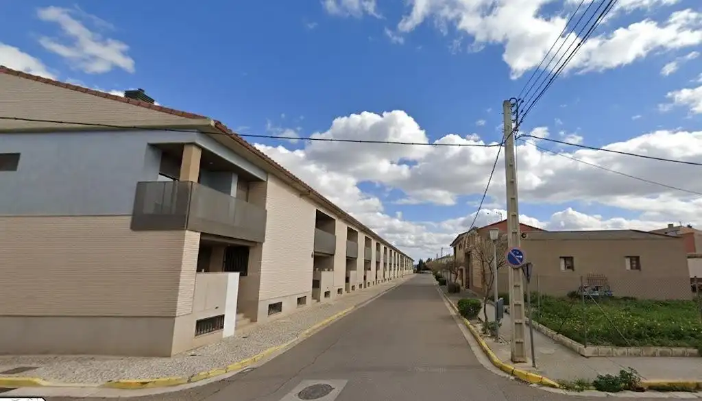 Casa adosada en venta en Calle Ramón y Cajal, Pastriz
