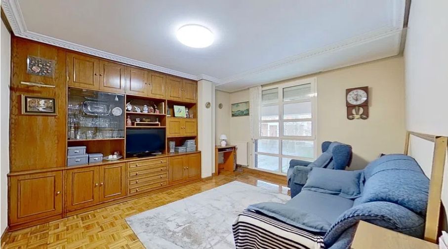 Piso de alquiler en De Sagastieder Ibilbidea, Intxaurrondo
