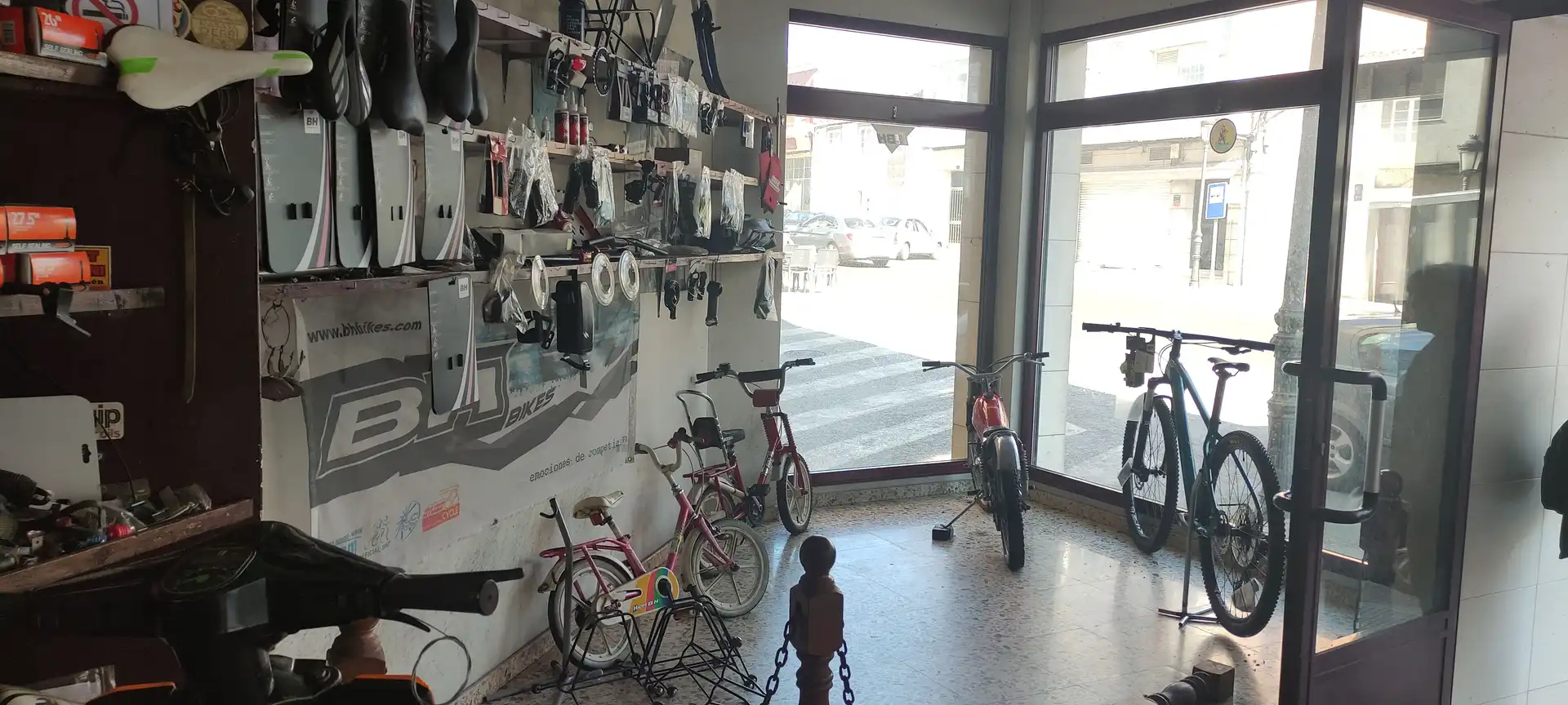 Local comercial de lloguer a Melide, imagen 4