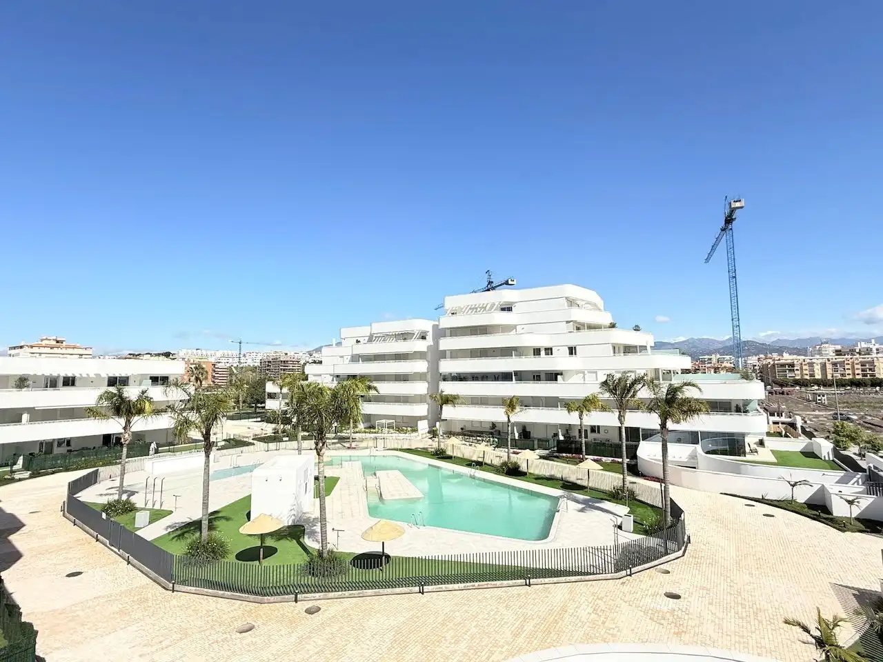 Vista exterior de Pis en venda en Vélez-Málaga amb Aire condicionat, Calefacció i Jardí privat