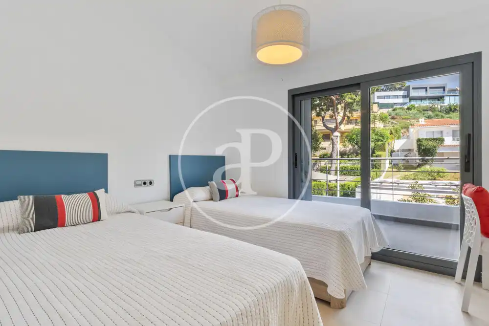 Dormitori de Casa adosada en venda en Oropesa del Mar / Orpesa amb Aire condicionat, Calefacció i Jardí privat