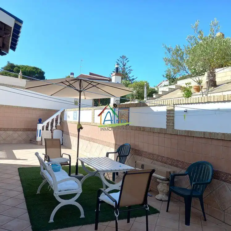 Jardín de Casa o chalet en venta en Almonte con Aire acondicionado, Calefacción y Jardín privado
