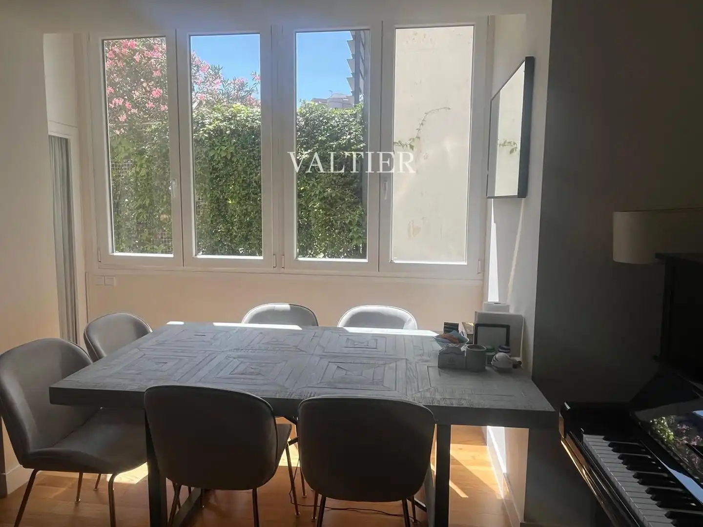 Comedor de Piso de alquiler en Madrid con Aire acondicionado, Trastero y Amueblado