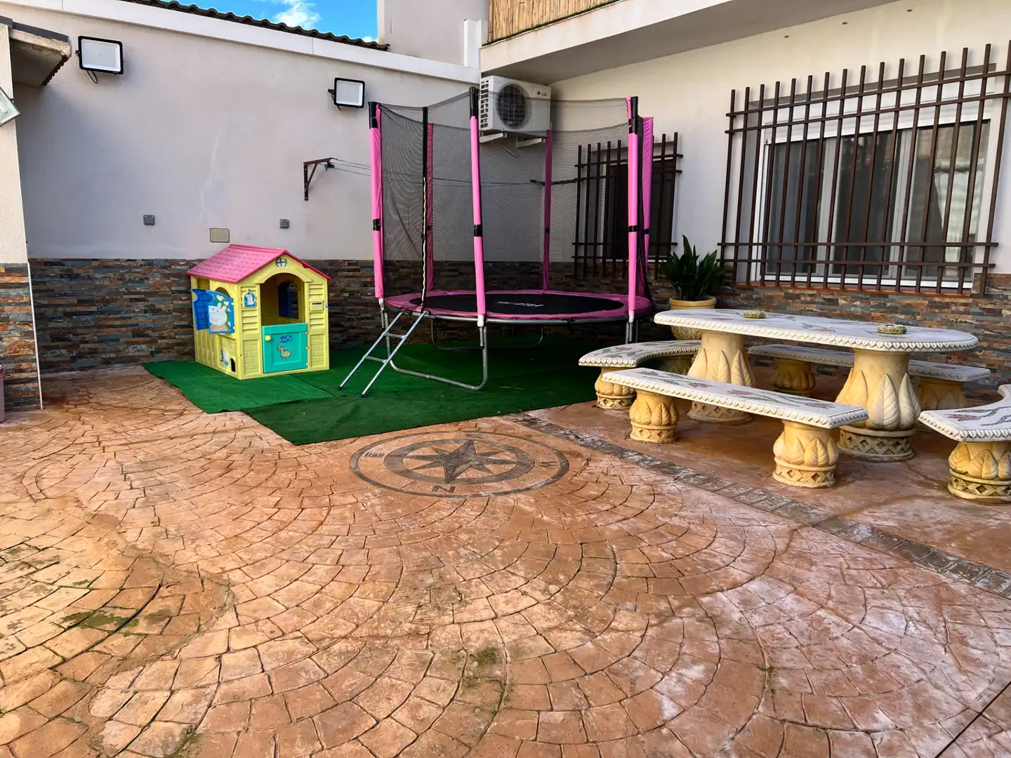 Chalet con terraza en venta en Villafranca de los Caballeros, imagen 3
