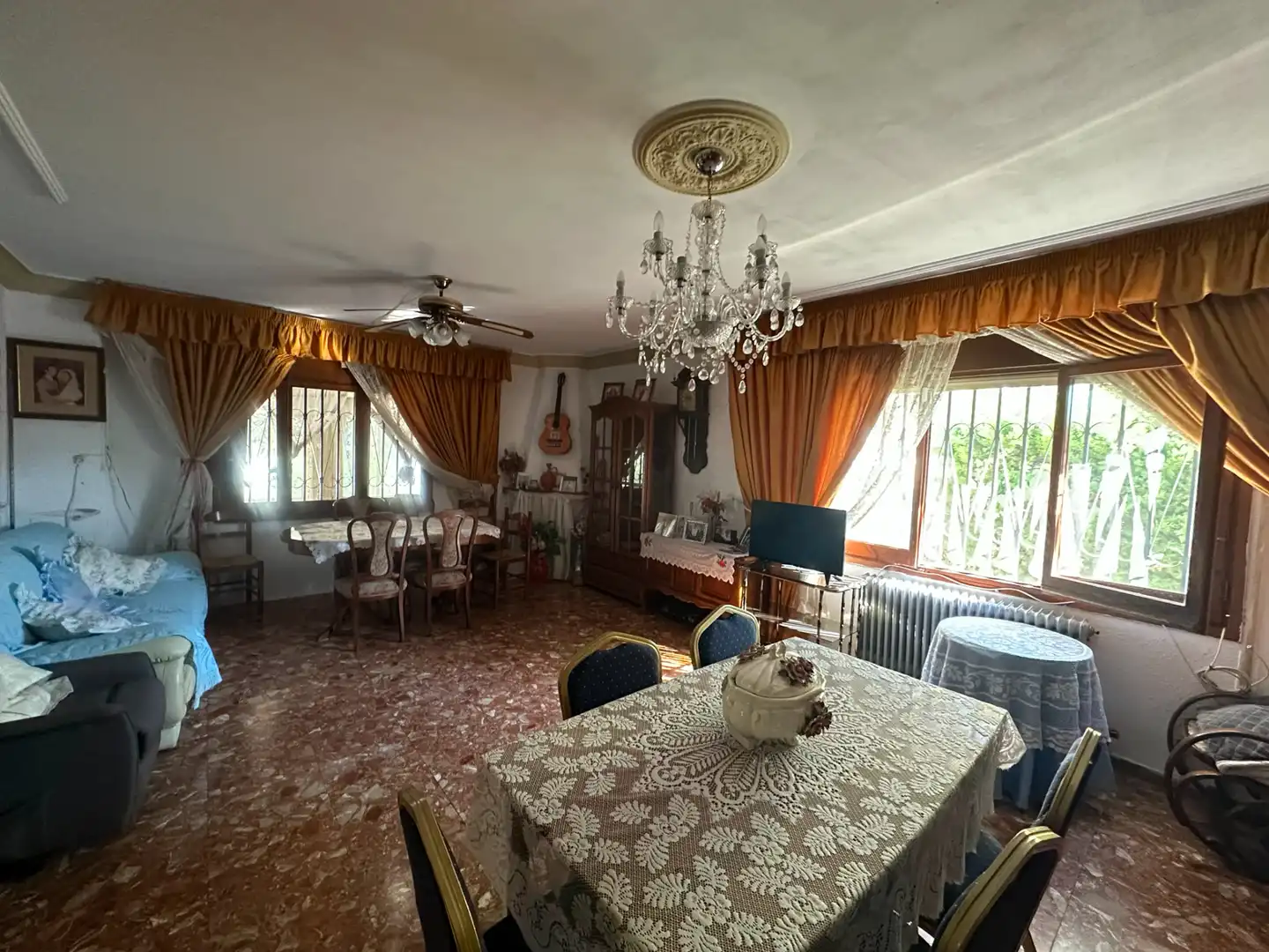 Menjador de Casa o xalet en venda en Mont-roig del Camp amb Aire condicionat, Calefacció i Jardí privat