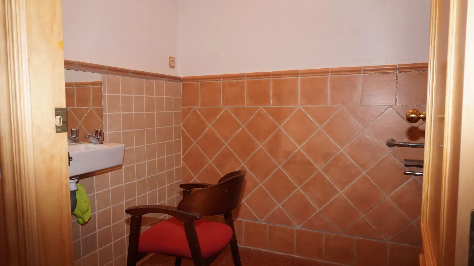 Badezimmer von Fabrikhallen zum Verkauf in Motril