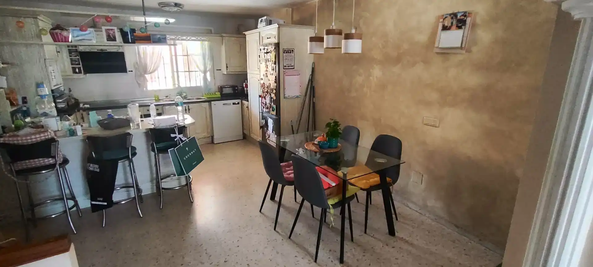 Menjador de Casa adosada en venda en Algeciras amb Balcó