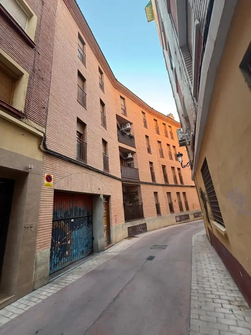 Vista exterior de Garatge en venda en Zaragoza